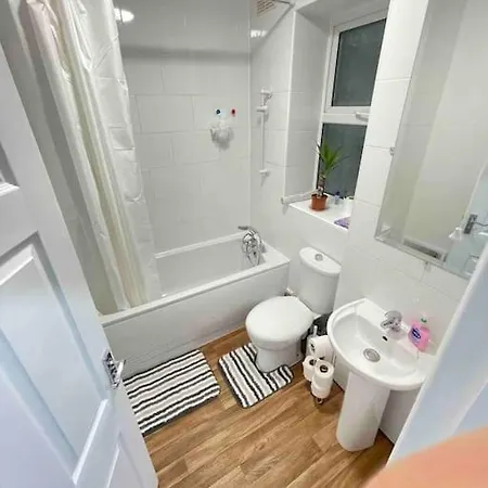 Lovely 1 Bedroom Flat+Living Room With A Sofa Bed London Exterior photo