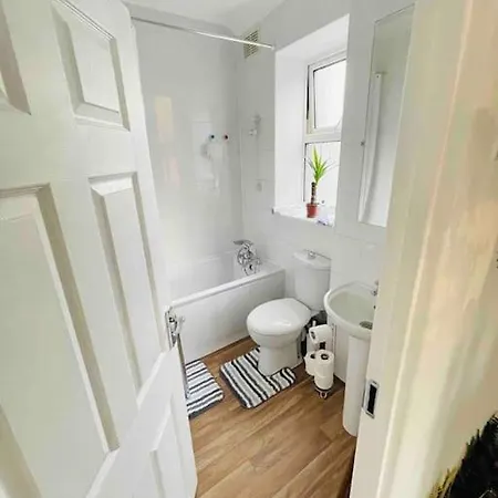 Lovely 1 Bedroom Flat+Living Room With A Sofa Bed London Exterior photo