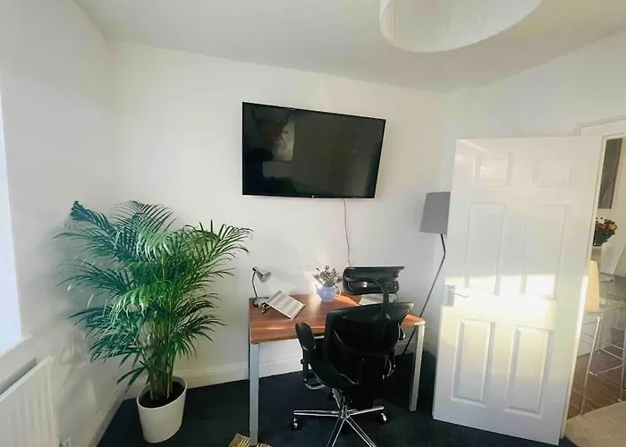 Lovely 1 Bedroom Flat+Living Room With A Sofa Bed